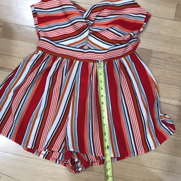 - Romper - Picture 5 of 10